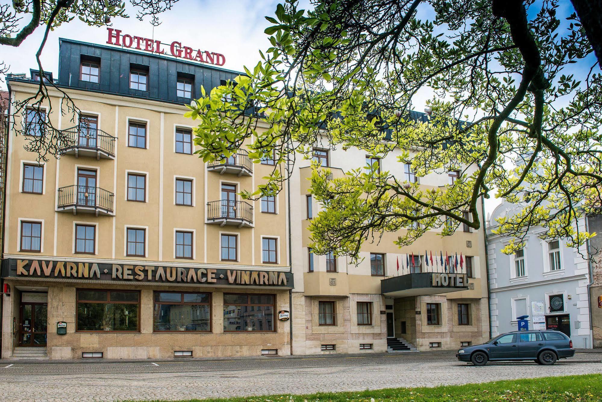 Uherské Hradiště Hotel Grand المظهر الخارجي الصورة